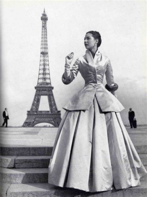 mode van dior uit 1946 wanneer er new voor staat|christian Dior wikipedia.